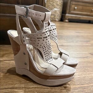 Gianni Bini Beige Cut-Out Wedges